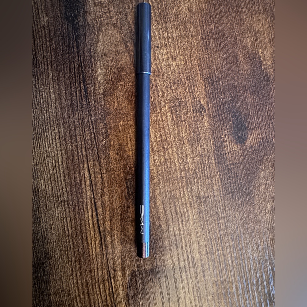 DISCONTINUED | MAC Kohl Power Eye Pencil | Raven